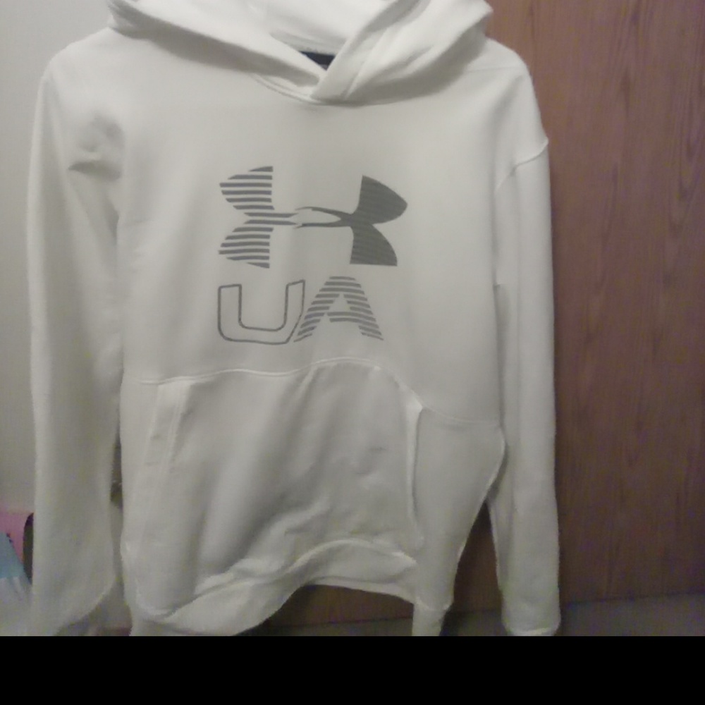 Under armour sweatshirt